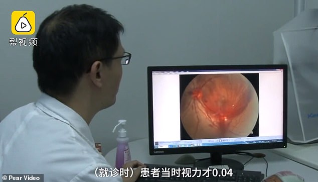 homme chinois shenzhen aveugle smartphone nuit