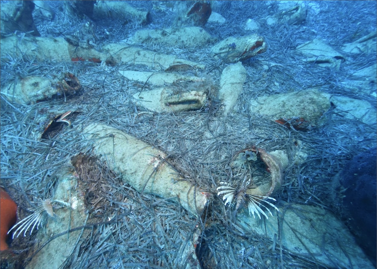 restes amphores ancien naufrage romain chypre