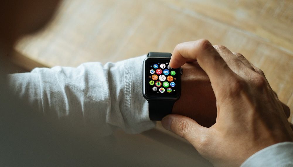 Certaines montres intelligentes peuvent détecter la COVID-19 avant les premiers symptômes