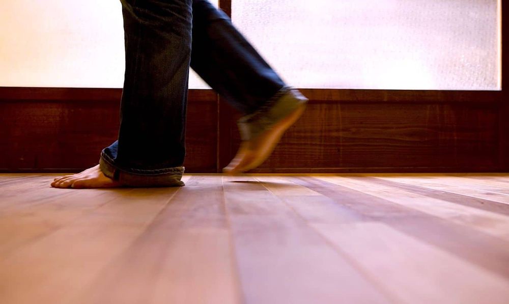 Des planchers en bois "dopés" au silicium produisant de l'électricité à chaque pas