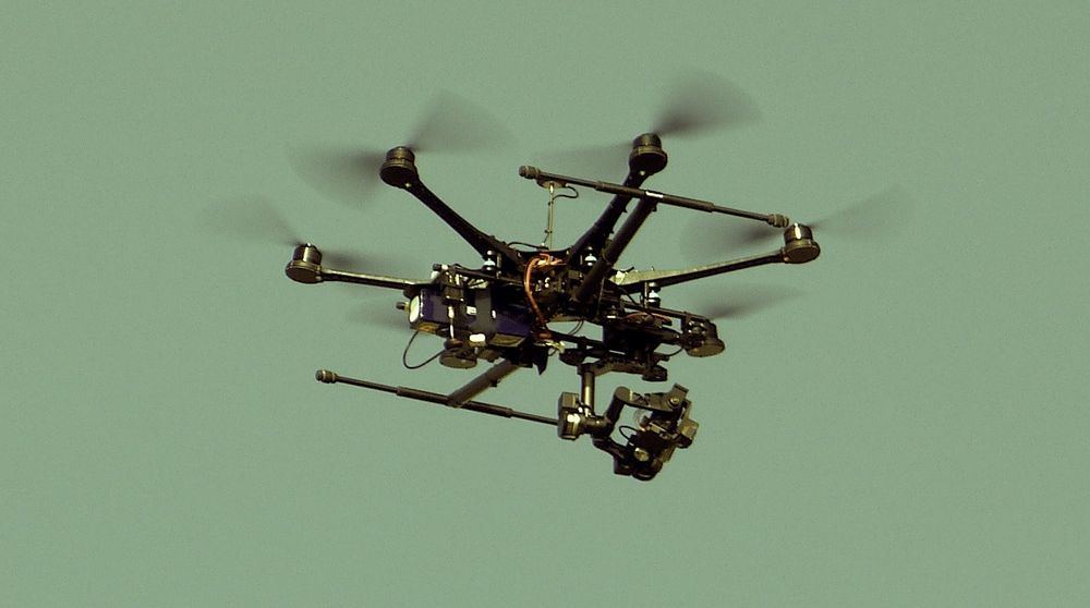 Le Royaume-Uni a développé un drone de combat autonome (IA) muni de deux fusils