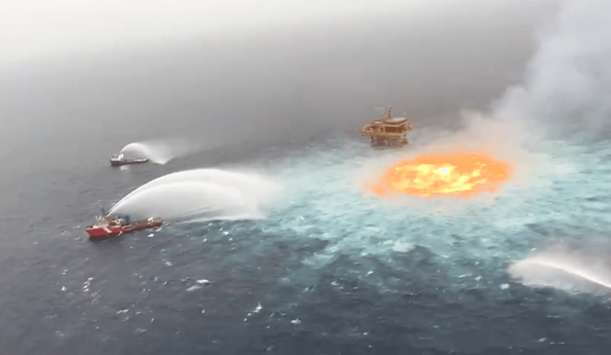 La fuite d'un pipeline sous-marin provoque un gigantesque incendie dans le golfe du Mexique