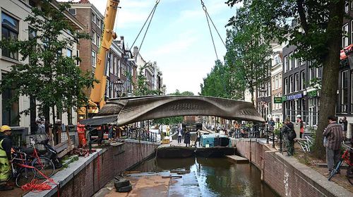Inauguration du premier pont en acier imprimé en 3D au monde à Amsterdam