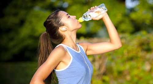 Quelle quantité d'eau devrions-nous boire chaque jour pour être en forme ?