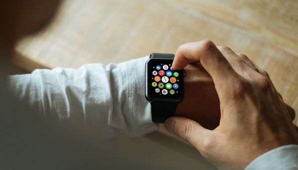 Certaines montres intelligentes peuvent détecter la COVID-19 avant les premiers symptômes