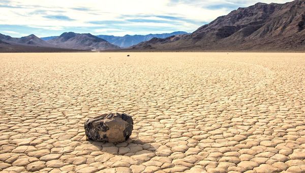 La vallée de la Mort atteint les 54.4 °C, frôlant le record mondial de température