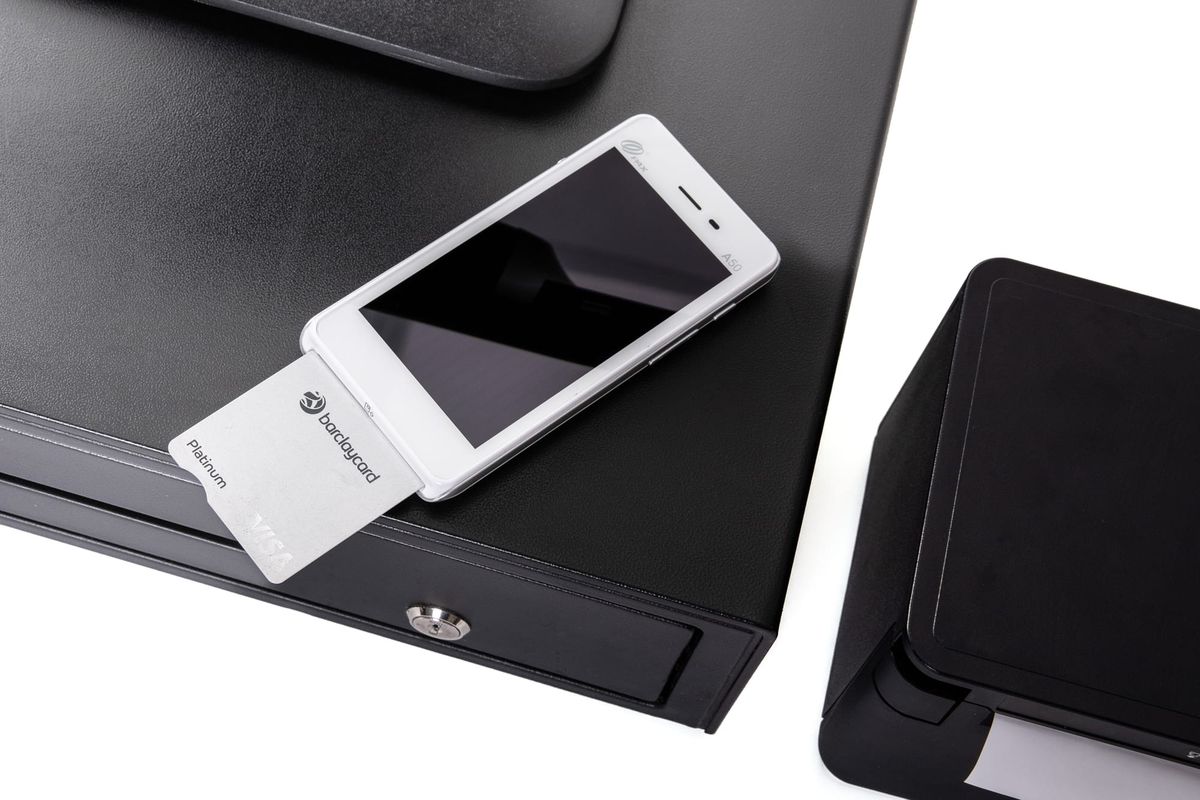 Integrated Card Machine VS SoftPOS? What's the Difference and Which is Right For My Business?