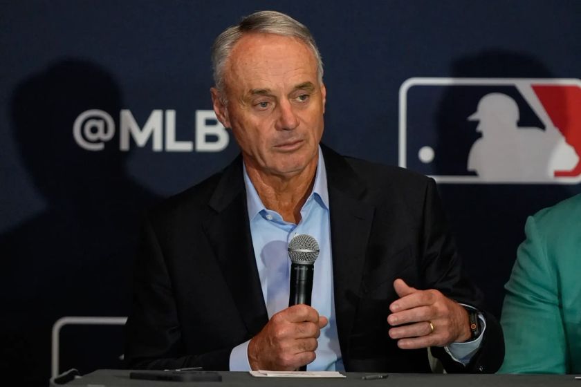 MLB considers partnership with prediction markets, Manfred says