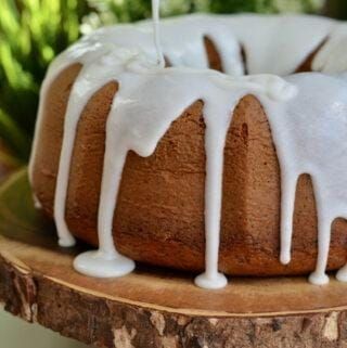 Recipe: Poppy Seed Bundt Cake with or without Lemon Glaze