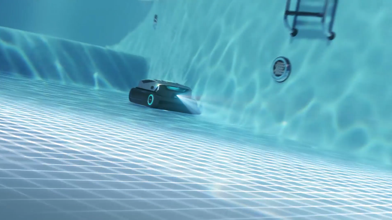Robotic pool cleaner operating in a grounded pool