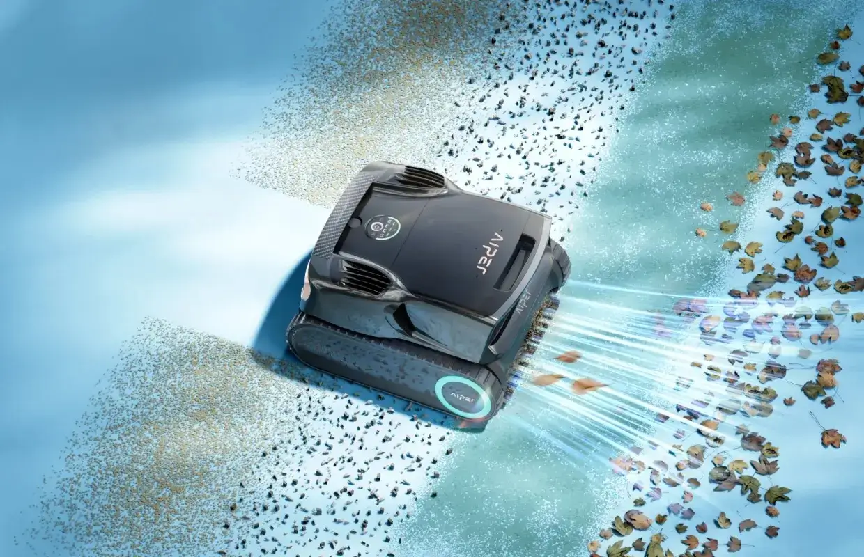 The Aiper Scuba X1 Pro Max enables automated cleaning after a dust storm, ideal for scrubbing large pool areas and reducing the physical burden of manual scrubbing.