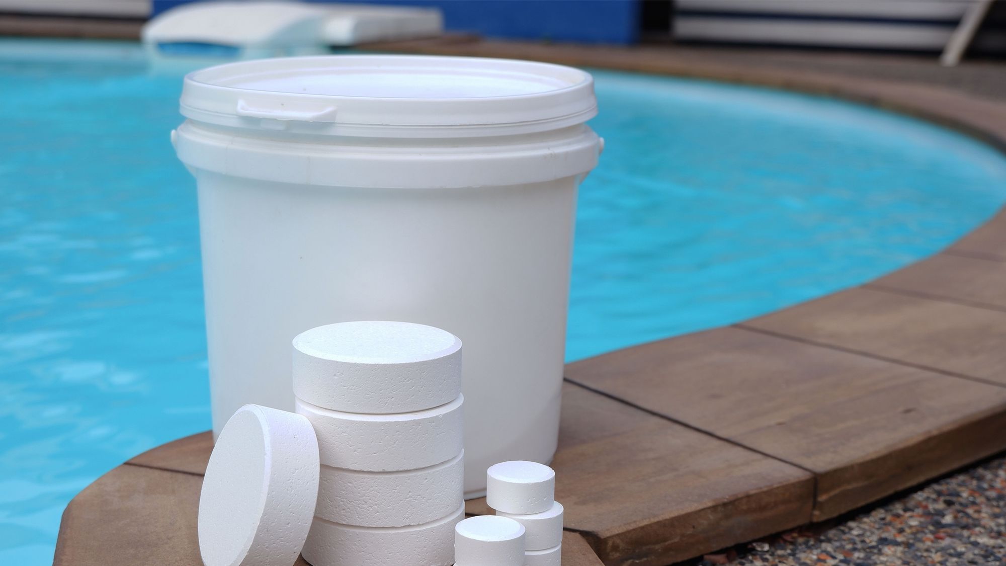 The pool shocks placed on the pool side.