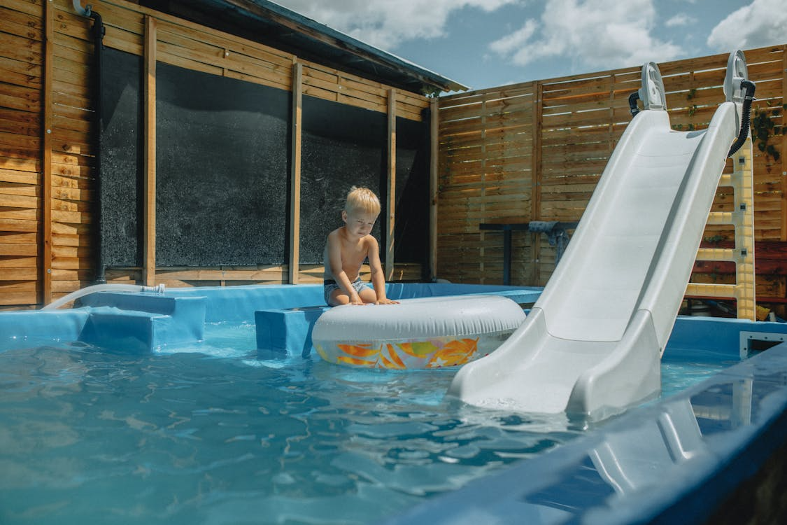 Piscine hors sol peu profonde