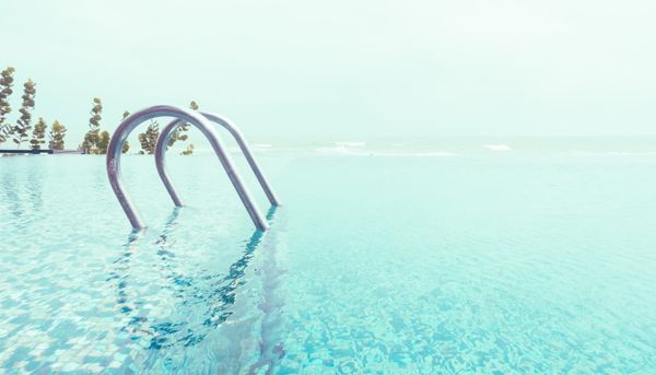 clean beautiful villa acid-washed outdoor pool