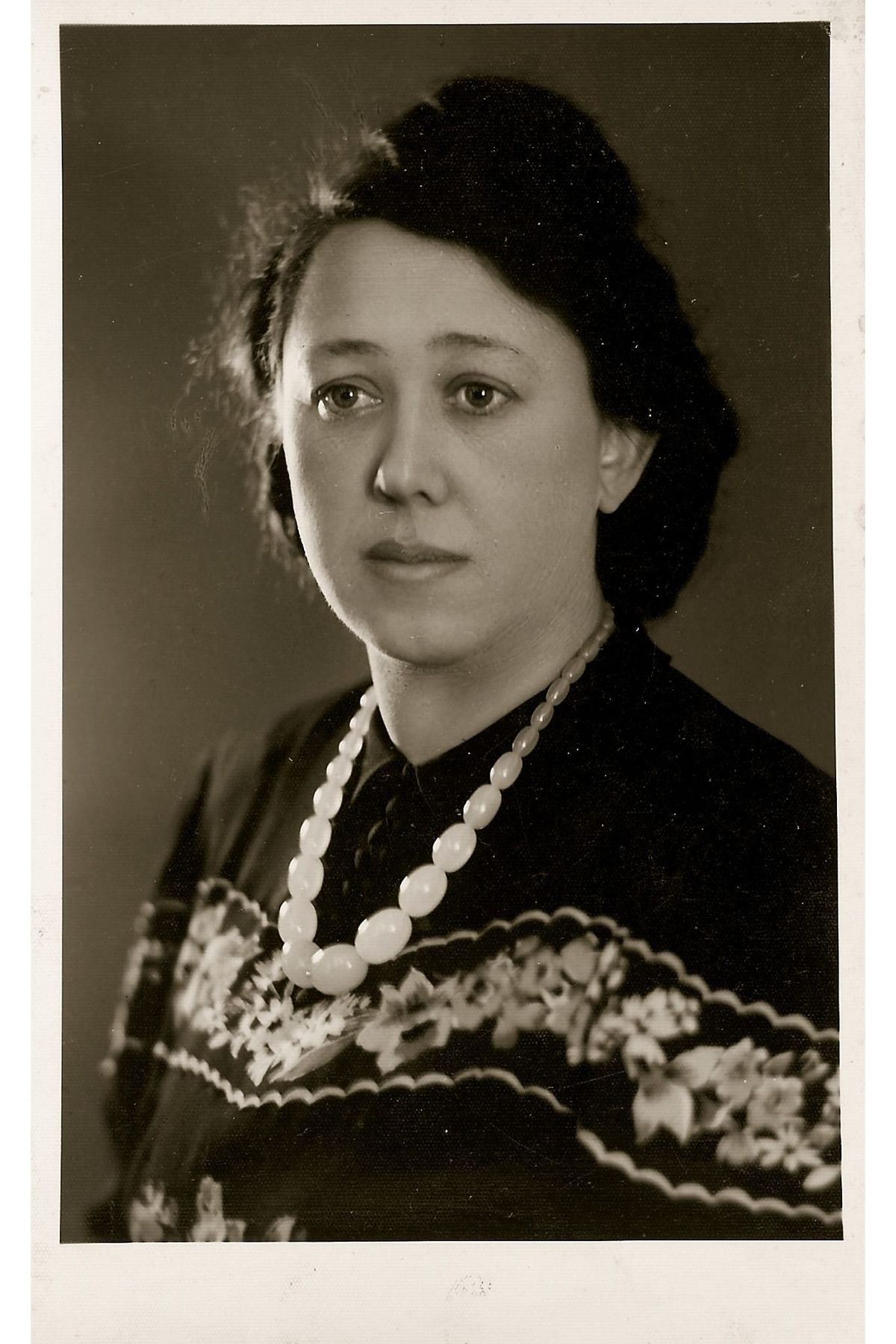 Der Enkelsprung: Fotografen-Haushalt mit Hund, Olmütz, Frühjahr 1942