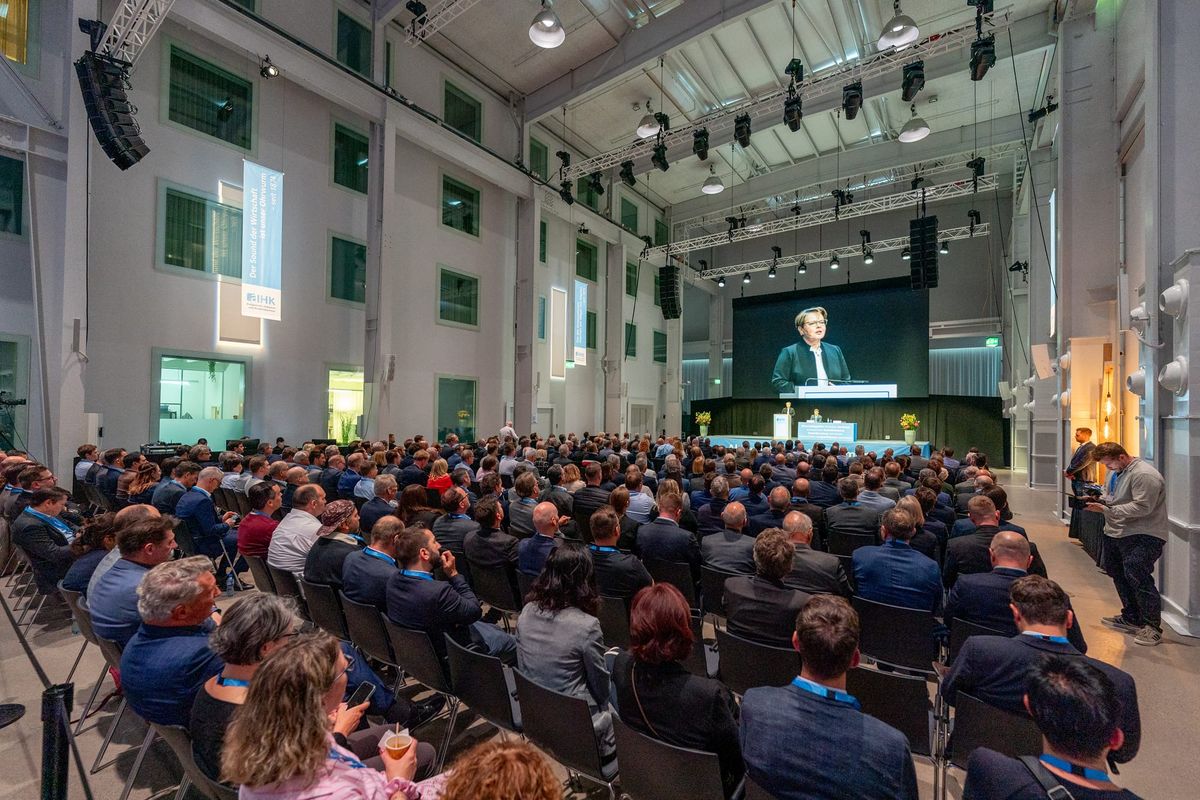 US-Zollhammer: AIHK-Jahresversammlung im Zeichen der Aussenwirtschaft