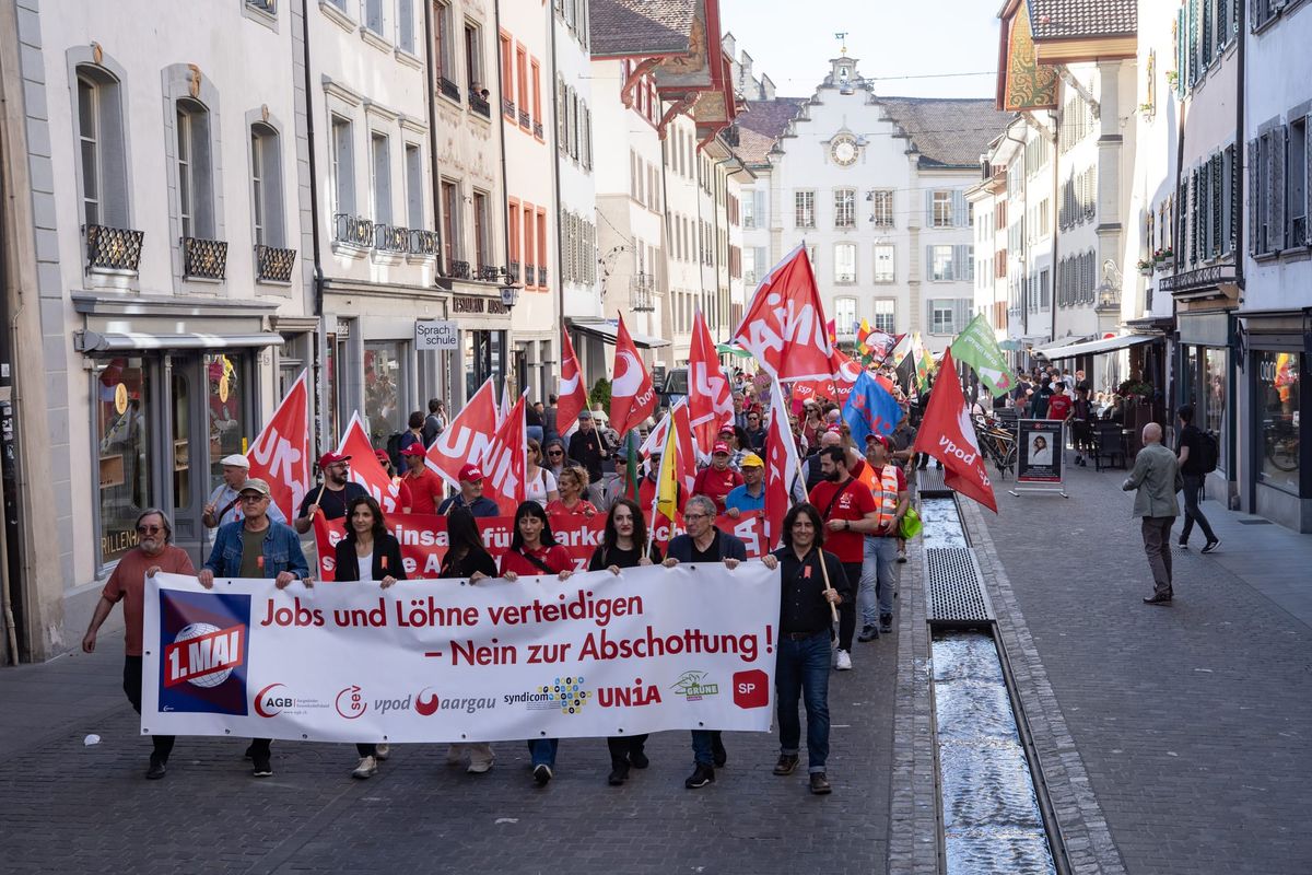 1. Mai unter dem Motto "Jobs und Löhne verteidigen"