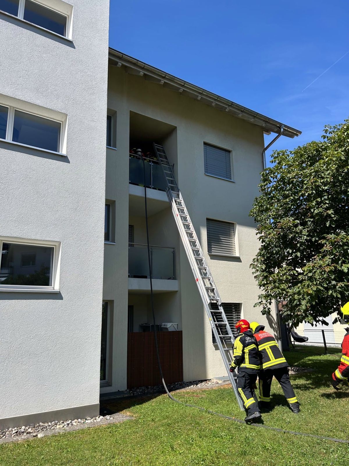Oberkulm: Tiefkühler löst Balkonbrand aus