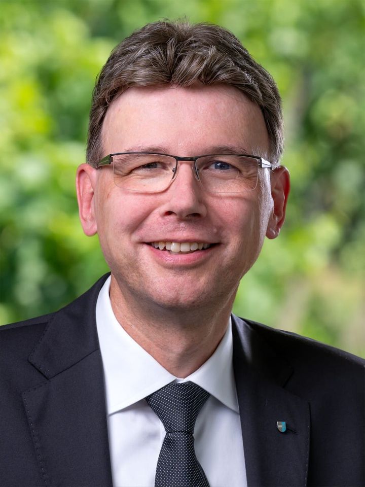 SP feiert Wiederwahl von Dieter Egli