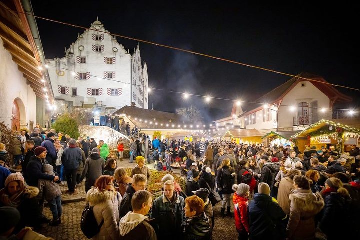 Wiehnachtsmärt auf Schloss Wildegg