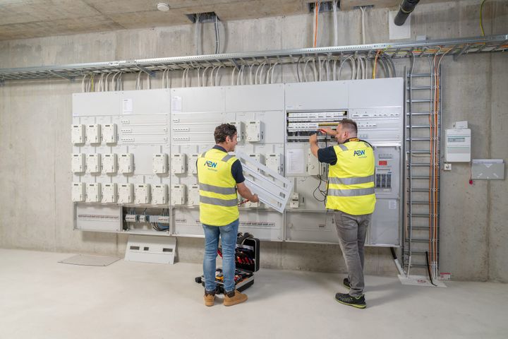 AEW lanciert digitales Meldewesen-Portal für Installationsunternehmen