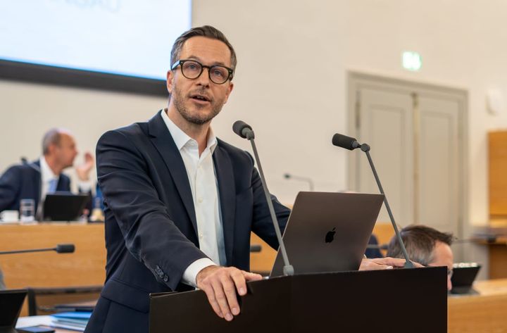 Vorstoss im Grossen Rat: Kanton soll Abhängigkeit von ausländischen Cloud-Anbietern reduzieren