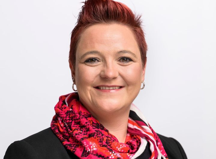 Stefanie Heimgartner stellt dringende Fragen zu Fahrzeugdiebstählen bei Autogaragen und mutmasslicher Rekrutierung Minderjähriger über soziale Medien