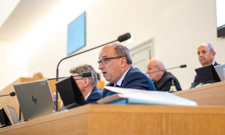 Letzte Grossratssitzung vor den Ferien: viel Lob für die AKB - 114 Mio. Franken Gewinnablieferung für den Kanton