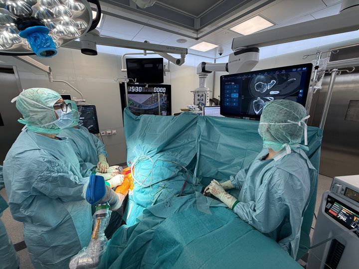 Erste Schulter-Operation mit Augmented Reality am KSB