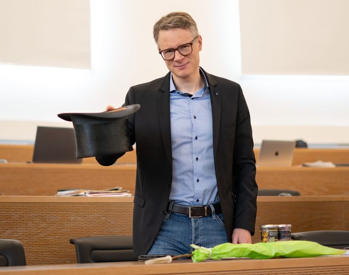 Abgang mit Stil: Jonas Fricker zieht vor dem Rat den Hut