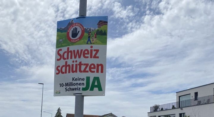 Aargau: knappes Ja zur SVP-Initiative - Riesenbandbreite von  80,77 %Ja in Schmiedrued  zu 77,6 % Nein in Ennetbaden