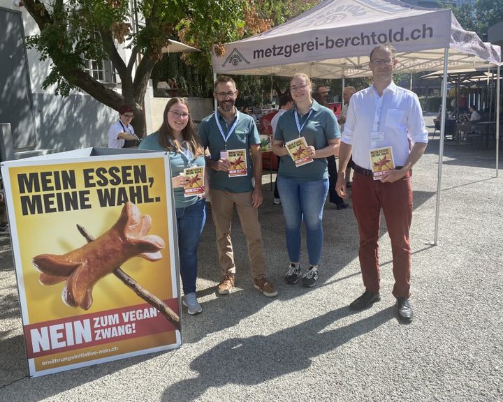 In Aarau mit "letzten Cervelats" gegen die Ernährungsinitiative