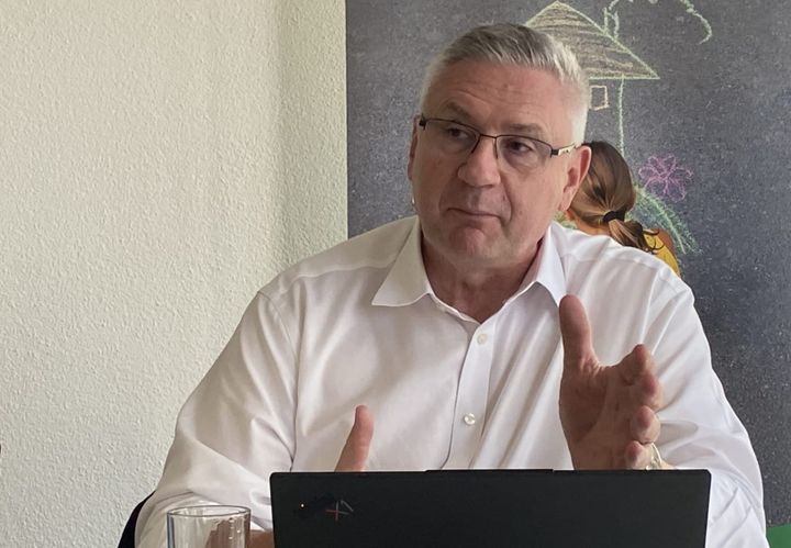 Andreas Glarner will Bundessubventionen nur für "staatsneutrale Organisationen" - das sagt der Bundesrat dazu