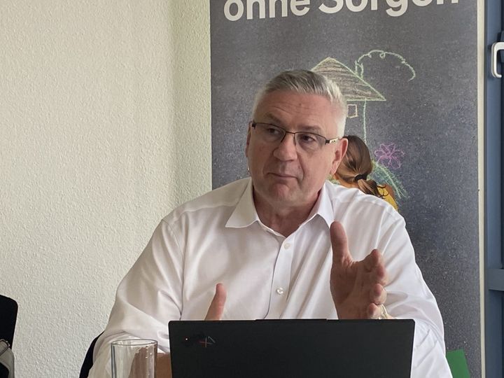 Andreas Glarner will Amnestie für vorgetäuschte Covid-Impfungen und Maskendispensen