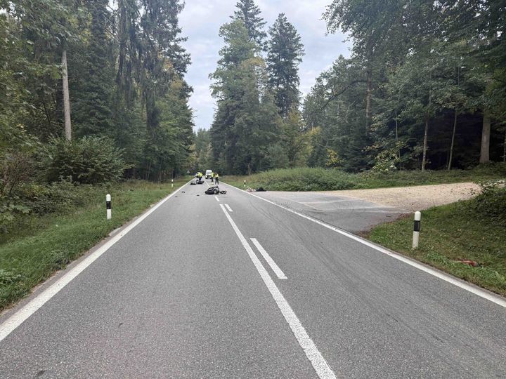 Glashütten: Schwere Kollision zwischen zwei Motorradfahrern