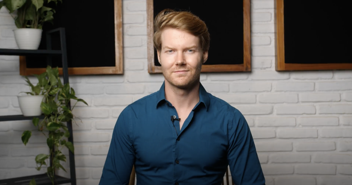 A shot of Jason Campbell.