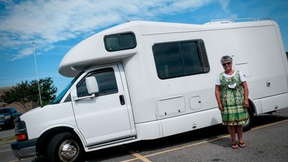 Solo Female RVer & Born Free B+ RV TOUR 22 Feet