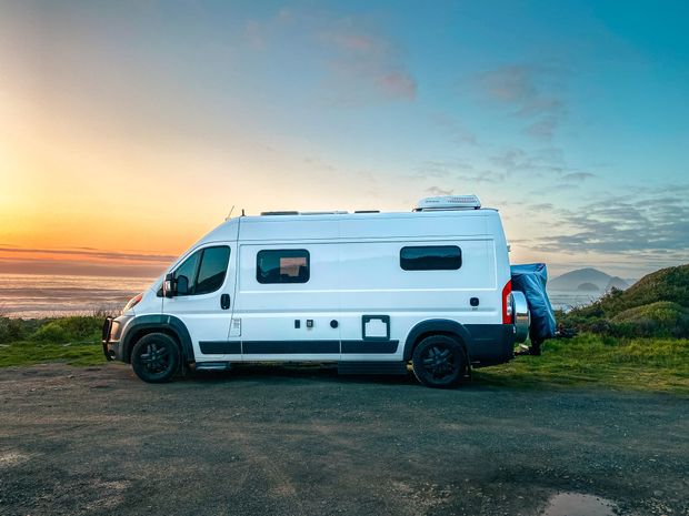 RV Living for Beginners Ultimate Guide: 17 Essential Tips for Success